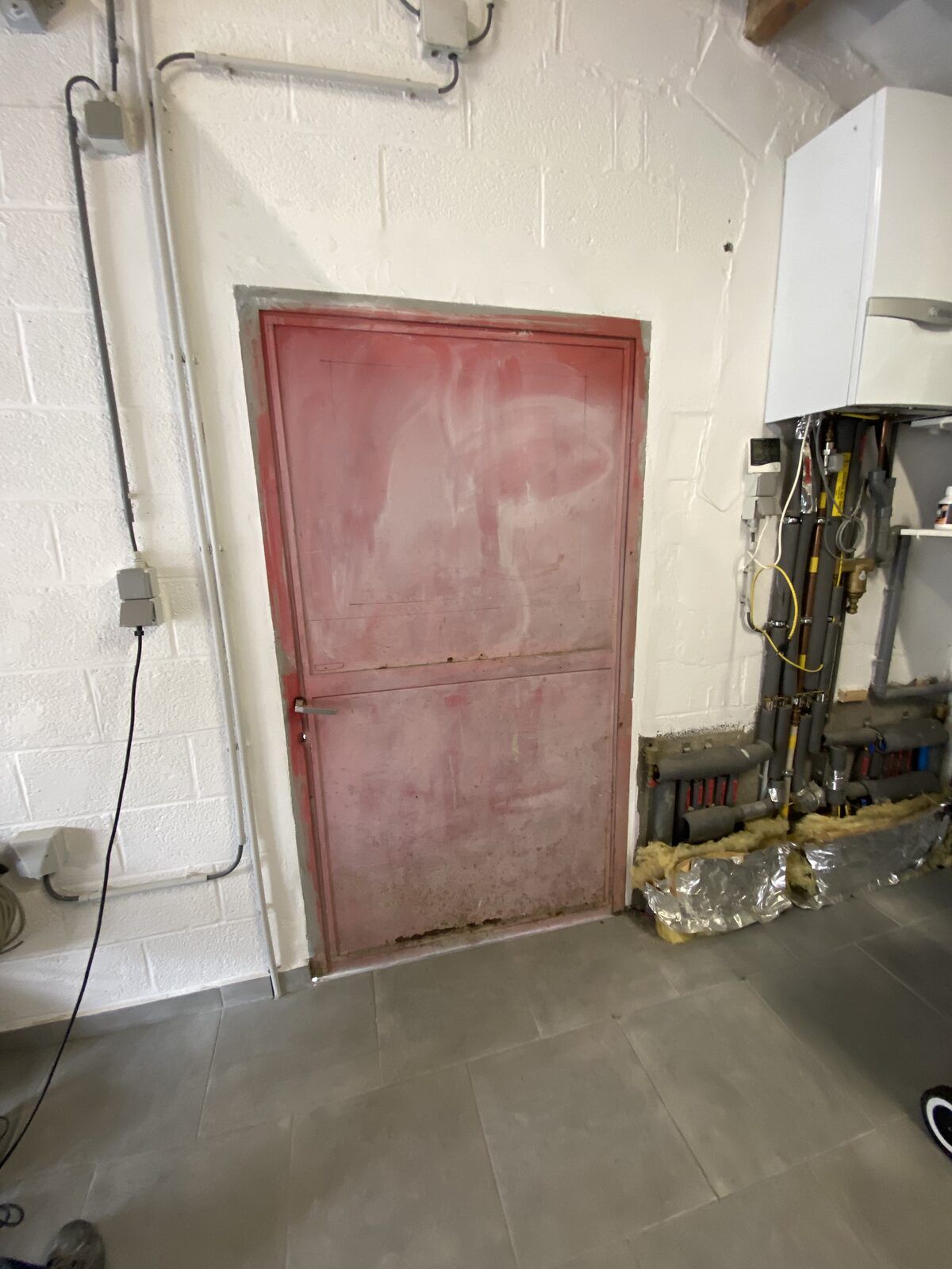 Porte à fenêtre intégrée — réalisation MP Châssis, Charleroi et Hainaut — Avant