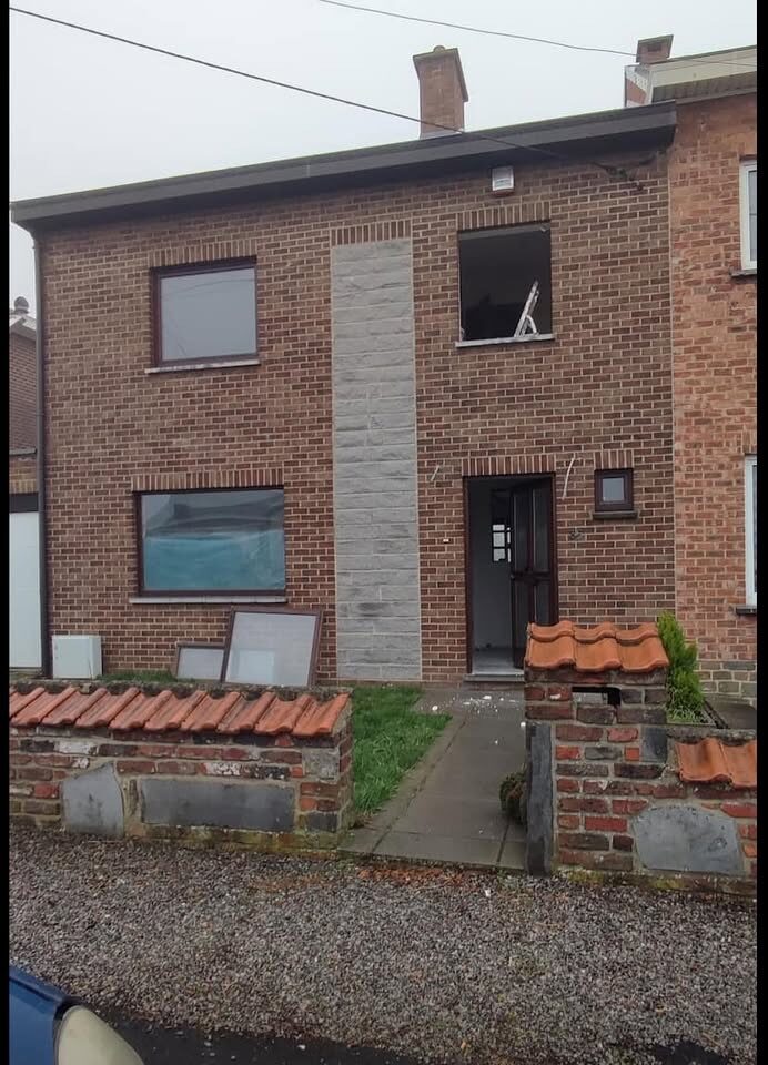 Remplacement portes et fenêtres — réalisation MP Châssis, Charleroi et Hainaut — Avant