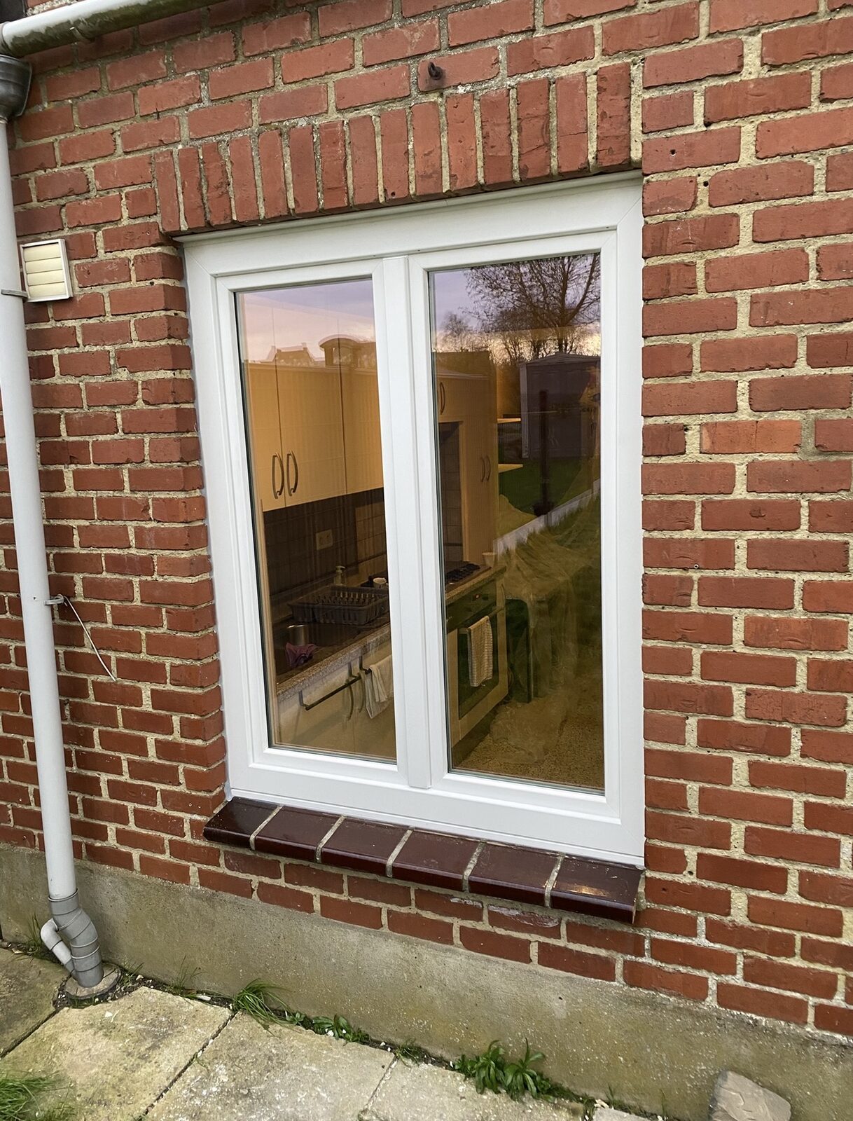 Bois → PVC blanc — réalisation MP Châssis, Charleroi et Hainaut