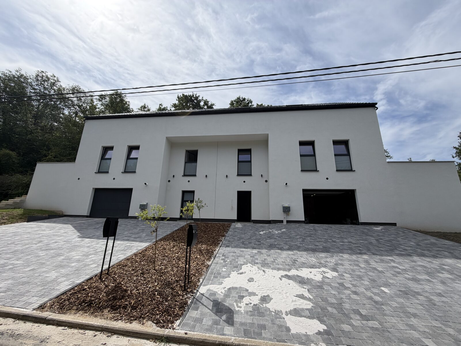 Chantier de rénovation avec châssis posés par MP Châssis à Walcourt, près de Charleroi