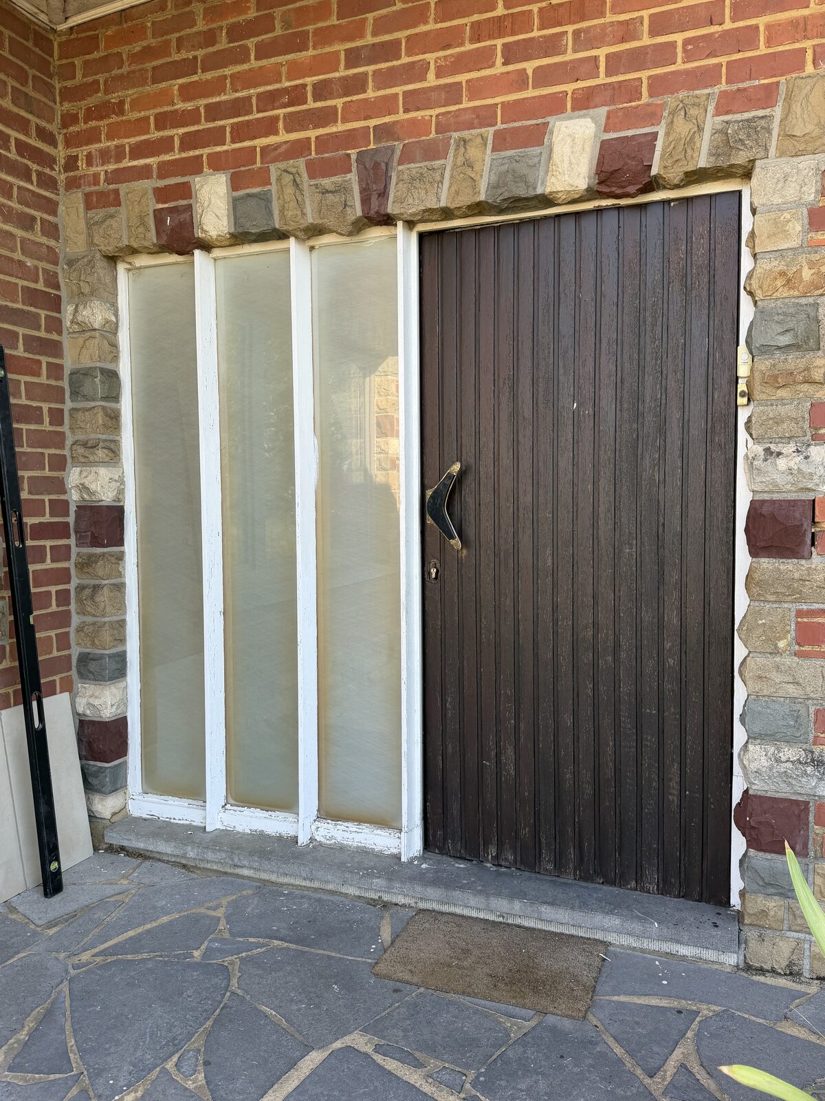 Porte d'entrée + volet — réalisation MP Châssis, Charleroi et Hainaut
