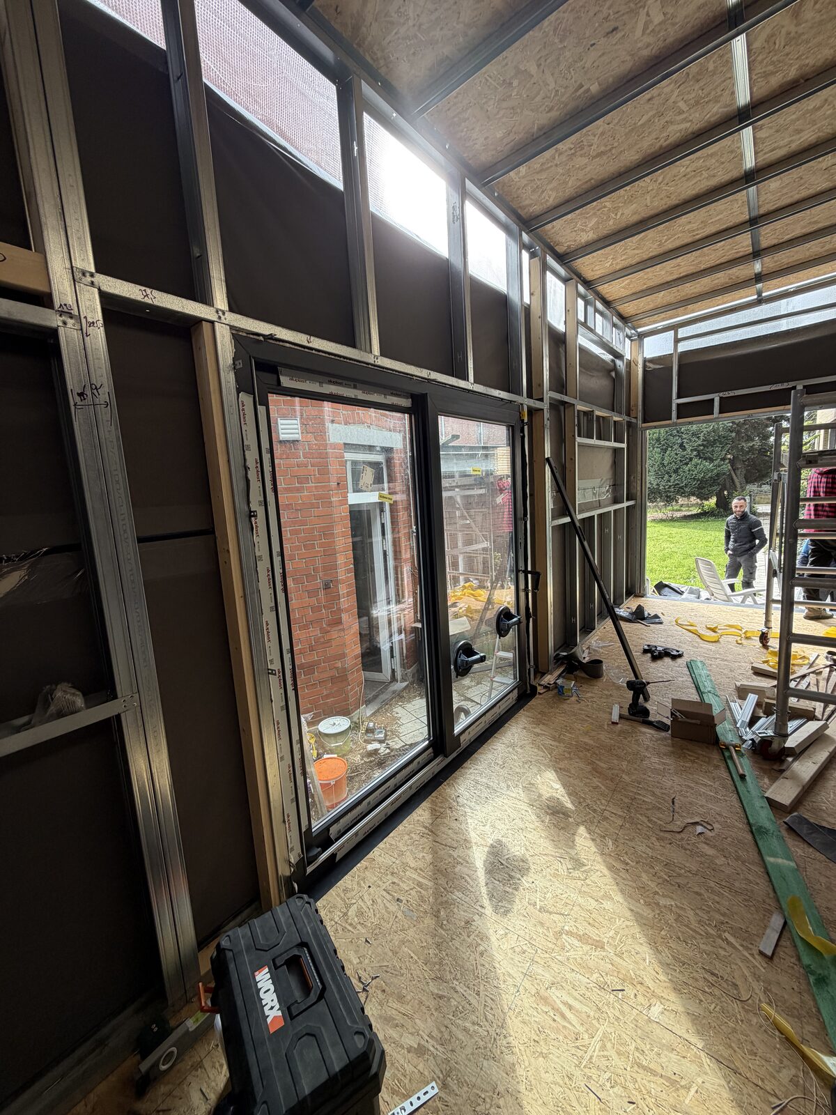 Tiny House — réalisation MP Châssis, Charleroi et Hainaut