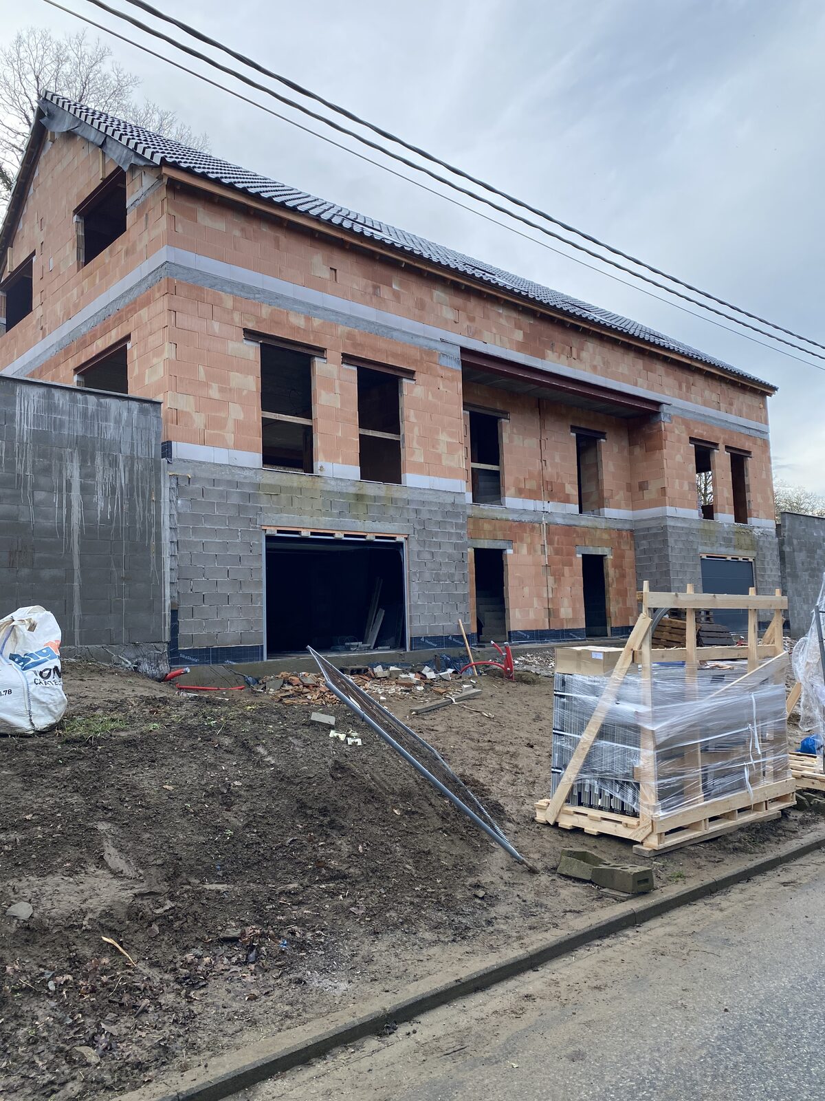 Construction neuve — réalisation MP Châssis, Charleroi et Hainaut