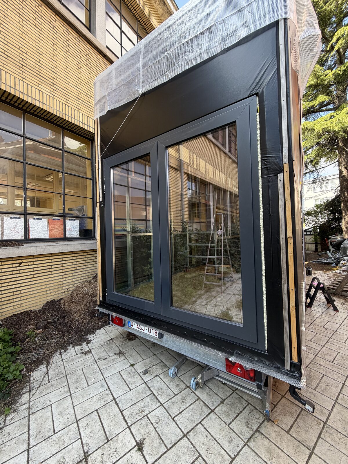 Tiny House — réalisation MP Châssis, Charleroi et Hainaut